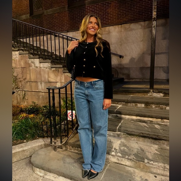 Meet your Posher, Caroline - Picture 1 of 2